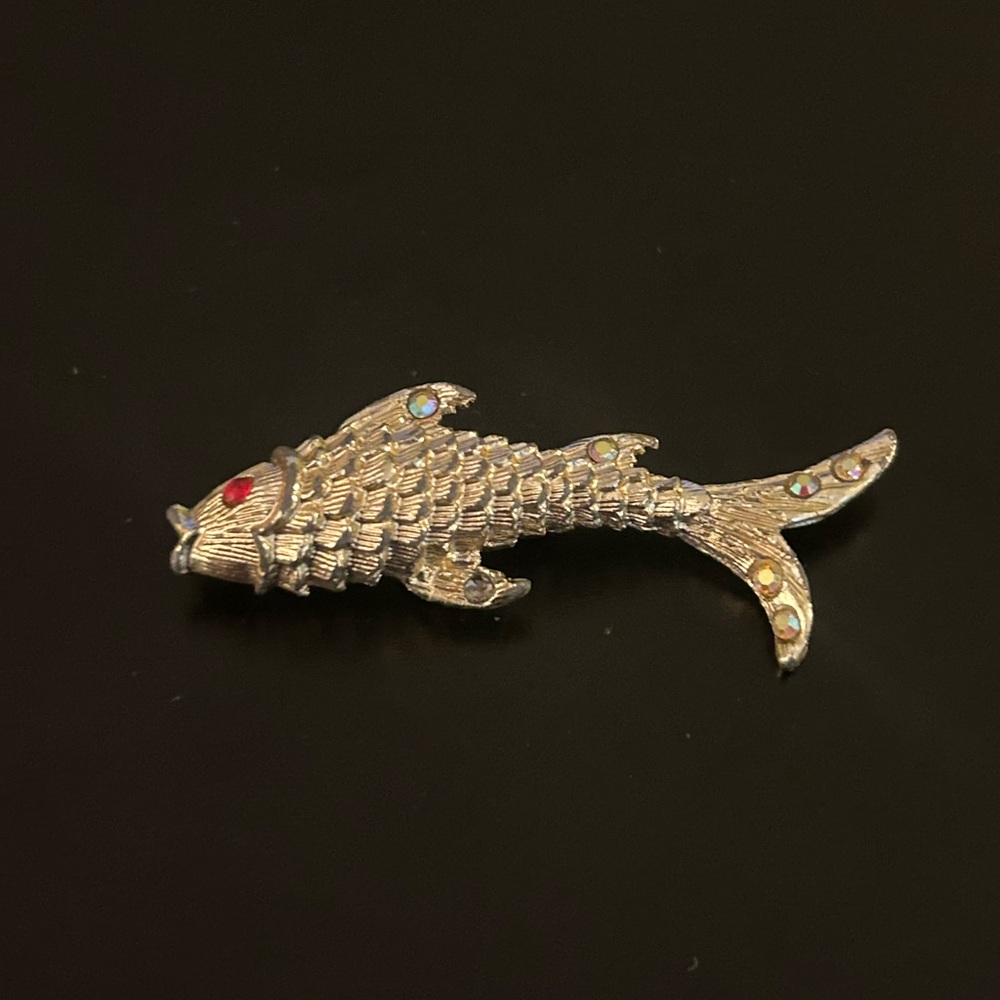 Vintage Gold Tone Scaled Fish Brooch